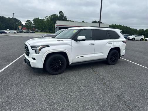 2024 Toyota Sequoia SR5