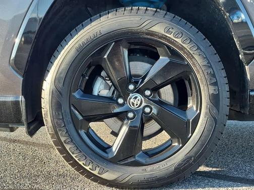 2020 Toyota RAV4 Hybrid SE