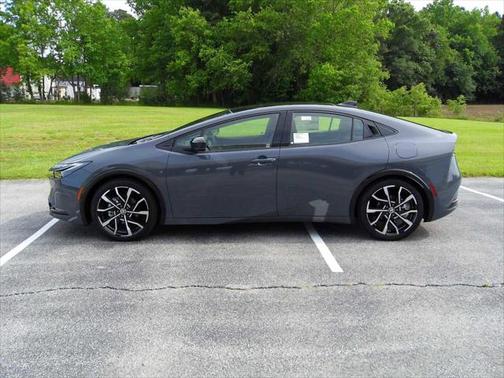 2025 Toyota Prius L