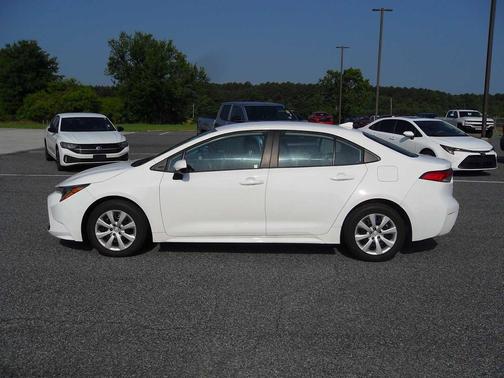 Ice Cap 2024 Toyota Corolla LE