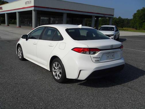 Ice Cap 2024 Toyota Corolla LE