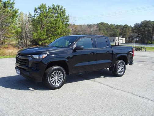 Black 2026 Chevrolet Colorado LT