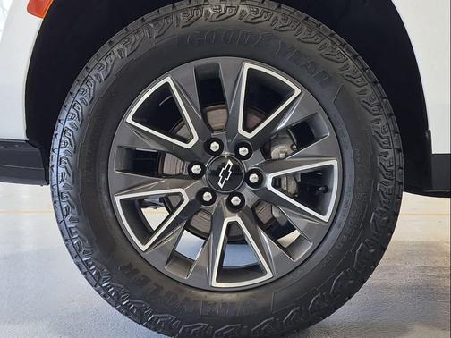 Summit White 2023 Chevrolet Tahoe 4WD Z71
