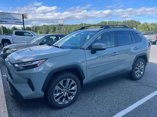 2022 Toyota RAV4 XLE Premium