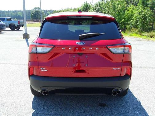 Rapid Red Tinted 2022 Ford Escape SE