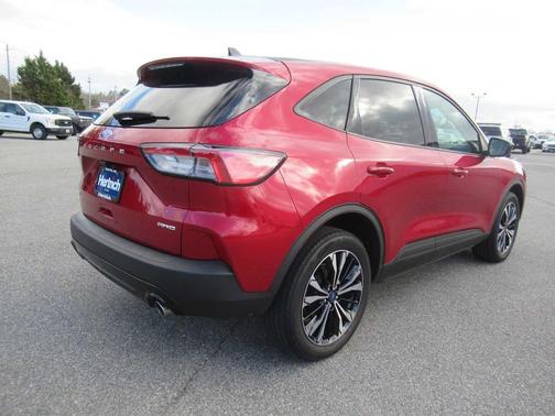 Rapid Red Tinted 2022 Ford Escape SE