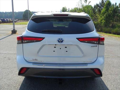 2022 Toyota Highlander Hybrid Limited