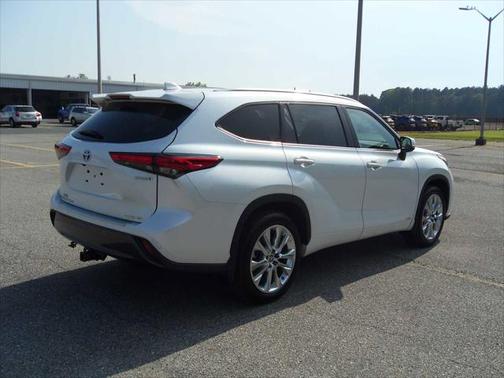 2022 Toyota Highlander Hybrid Limited