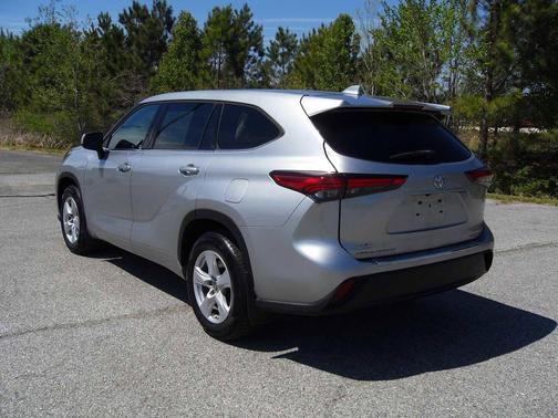 2021 Toyota Highlander LE