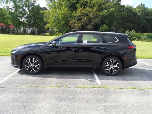 2025 Toyota Crown Signia XLE