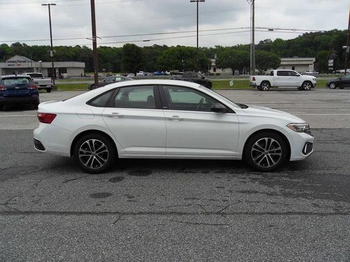 Pure White 2024 Volkswagen Jetta 1.5T Sport