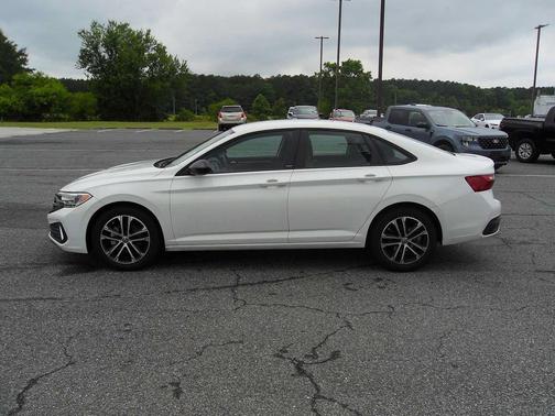 Pure White 2024 Volkswagen Jetta 1.5T Sport