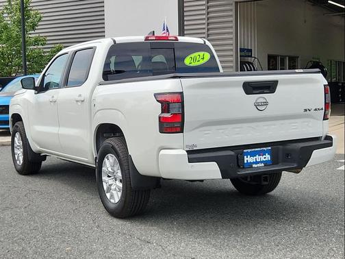 2024 Nissan Frontier SV
