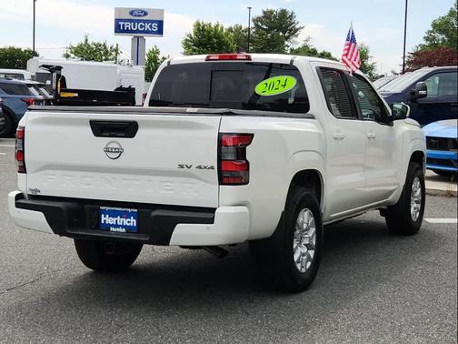 2024 Nissan Frontier SV