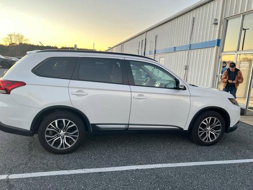 2016 Mitsubishi Outlander SEL