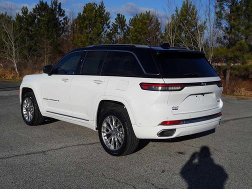 2023 Jeep Grand Cherokee Summit