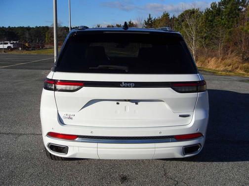 2023 Jeep Grand Cherokee Summit