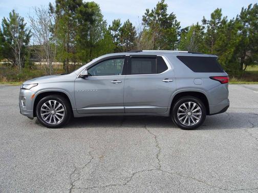 Sterling Gray 2023 Chevrolet Traverse Premier