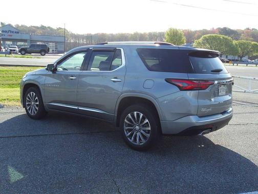 Sterling Gray 2023 Chevrolet Traverse Premier