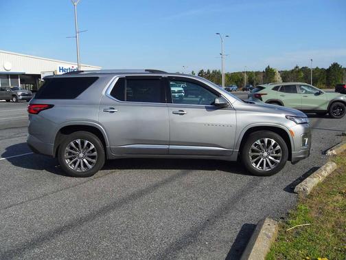 Sterling Gray 2023 Chevrolet Traverse Premier