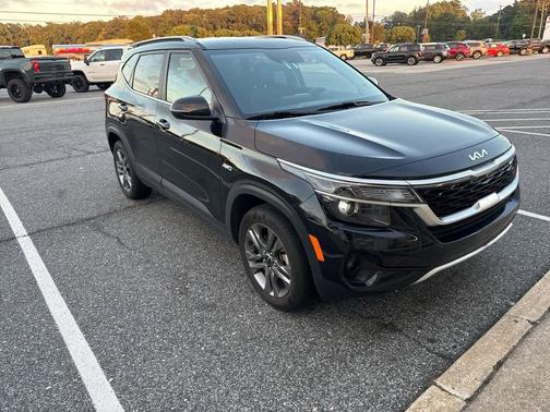 2023 Kia Seltos S