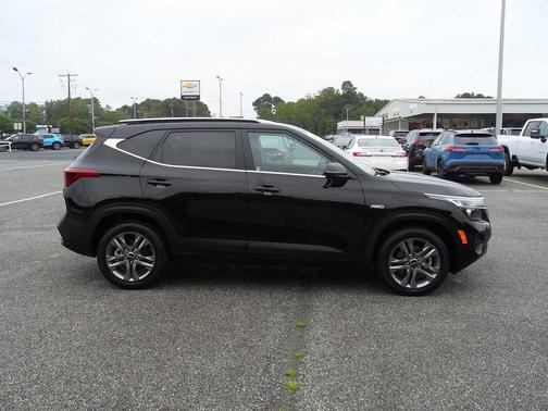 2023 Kia Seltos S
