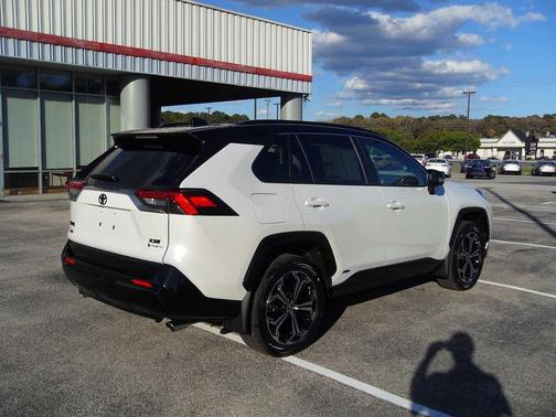 2025 Toyota RAV4 Hybrid SE