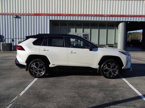 2025 Toyota RAV4 Hybrid SE