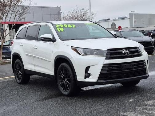 2019 Toyota Highlander SE