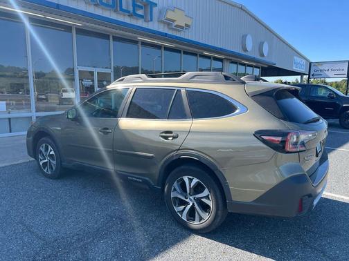 Autumn Green 2022 Subaru Outback Limited