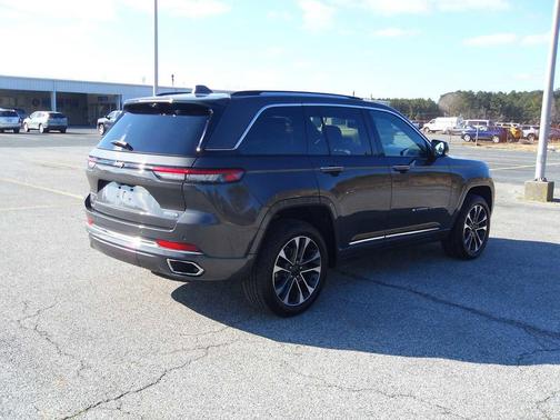 2022 Jeep Grand Cherokee Overland
