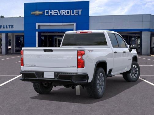 Summit White 2026 Chevrolet Silverado 2500 Custom