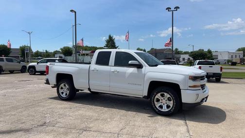 Summit White 2017 Chevrolet Silverado 1500 2LT
