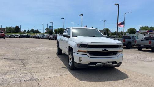 Summit White 2017 Chevrolet Silverado 1500 2LT