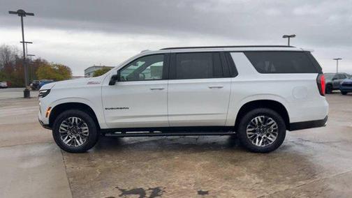 Iridescent Pearl Tricoat 2025 Chevrolet Suburban 4WD Z71