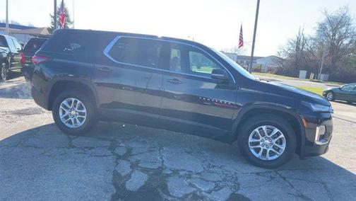 Mosaic Black Metallic 2023 Chevrolet Traverse LS