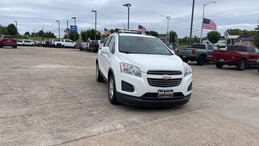 Summit White 2016 Chevrolet Trax LT