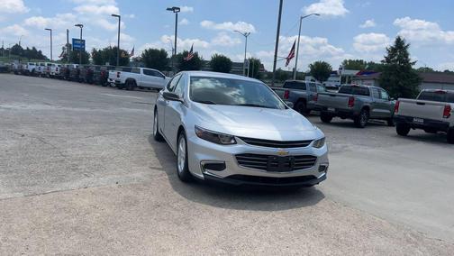 Silver Ice Metallic 2018 Chevrolet Malibu 1LS