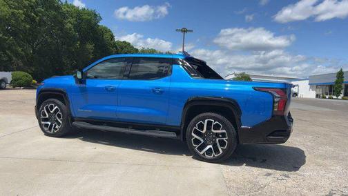2025 Chevrolet Silverado EV RST