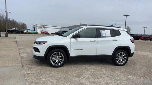 Bright White Clearcoat 2022 Jeep Compass Latitude Lux