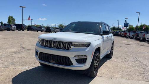 Bright White Clearcoat 2024 Jeep Grand Cherokee Summit