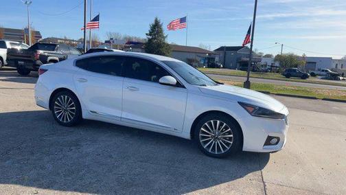 2017 Kia Cadenza Premium