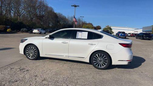 2017 Kia Cadenza Premium