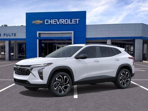 Summit White 2026 Chevrolet Trax FWD 2RS