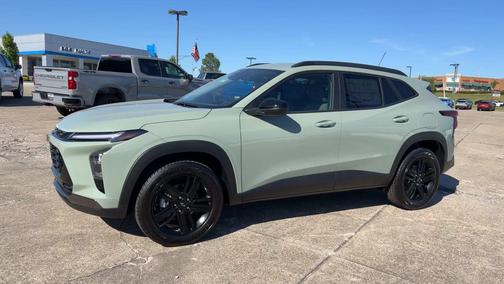Cacti Green 2025 Chevrolet Trax FWD ACTIV