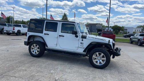 Bright White Clearcoat 2018 Jeep Wrangler JK Unlimited Sahara