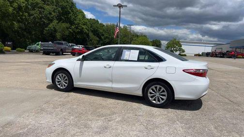 Super White 2017 Toyota Camry LE