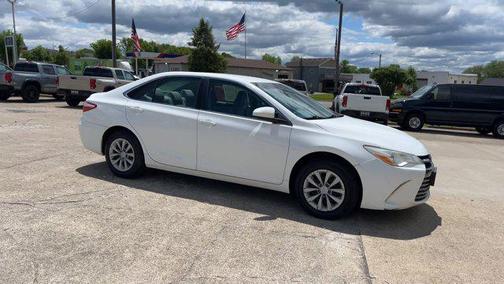 Super White 2017 Toyota Camry LE