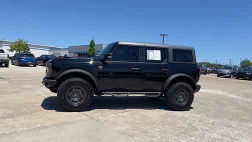 SHADOW BLACK 2024 Ford Bronco Badlands