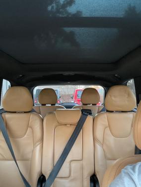 2017 Volvo XC90 T6 Momentum